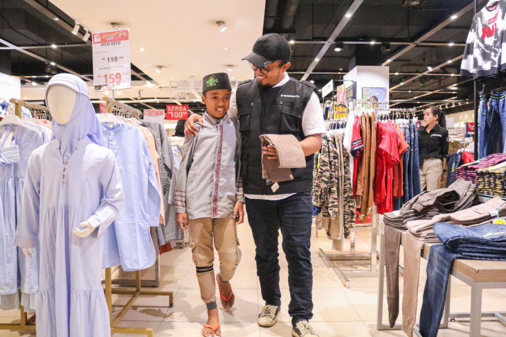 This Eid, Give New Clothes for Poor Kids