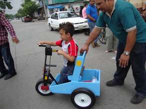 Boy receives PET in Honduras