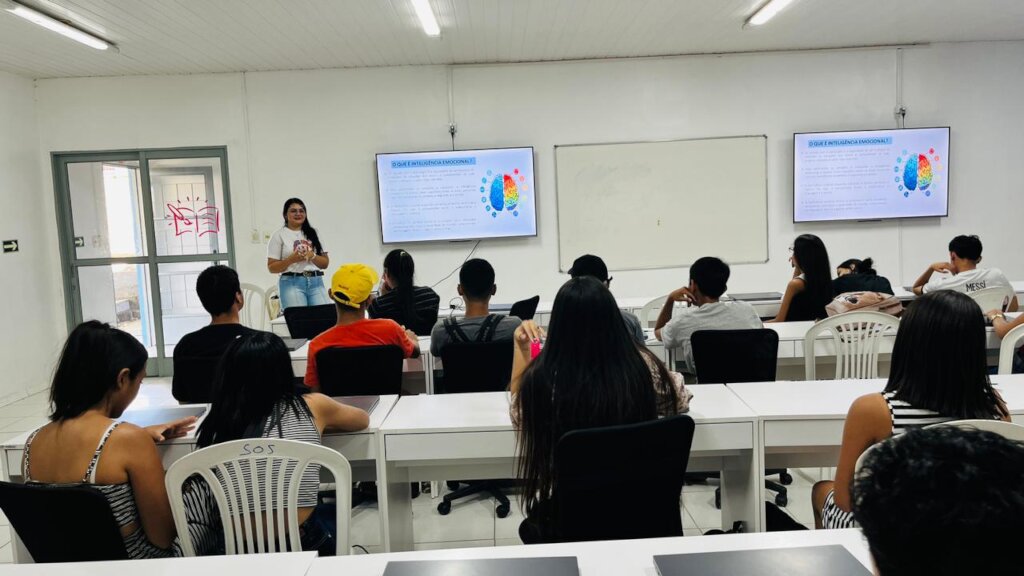 Support IT Classes for Young People in the Amazon