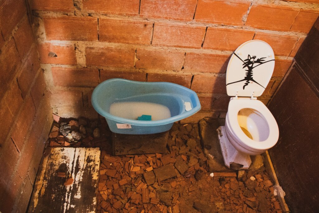 Bathroom without a sewage system