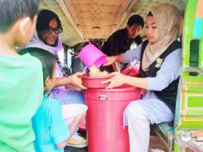 Distributing hot delicious food