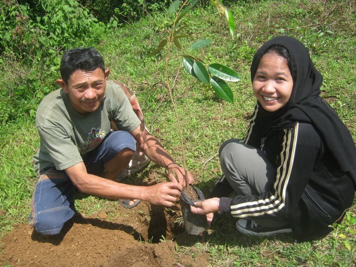 Invest in Muslim youth volunteering for peace