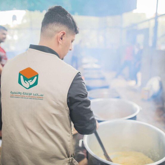 Support Gaza Families: Food Aid for Ramadan