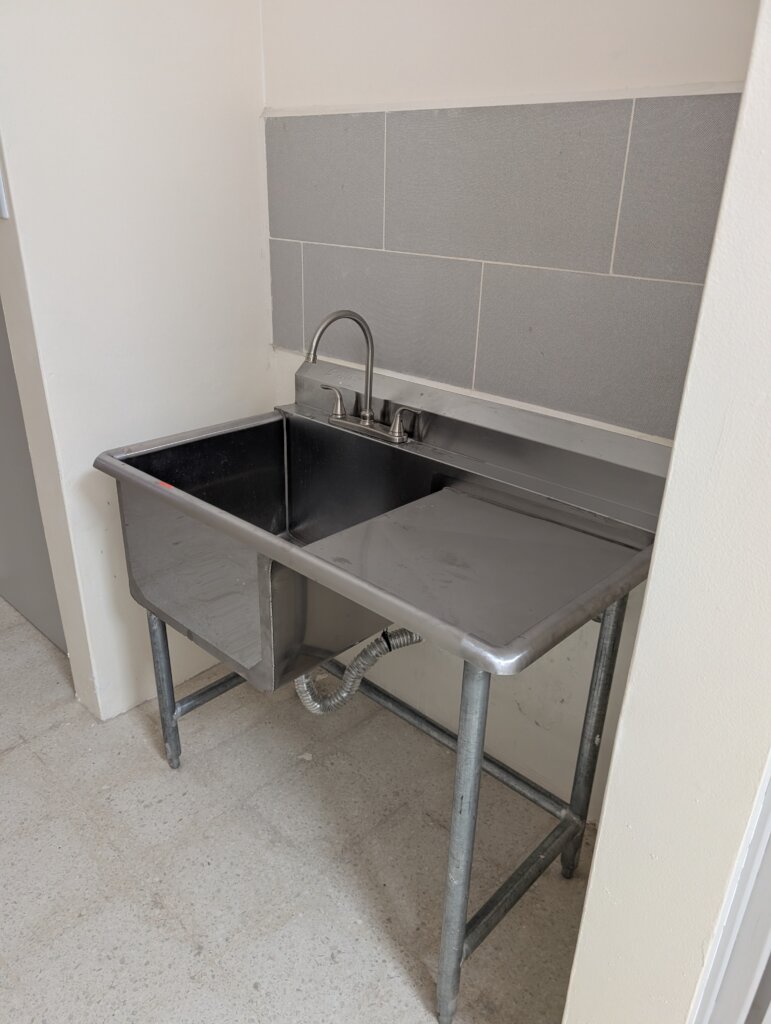 SInk for medical personnel in the sterile area