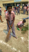 Students illustrating the cleanup campaign