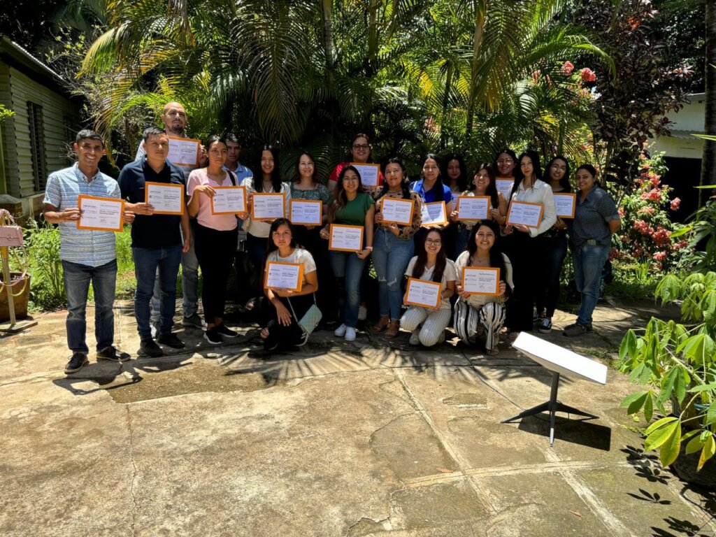 Graduacion de diplomado de marketing