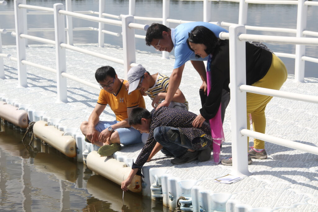 Help Teenagers Adapt to Climate Change in China