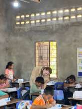 Our volunteer is supporting the English class.