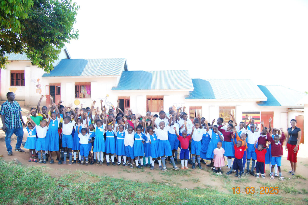 Reusable pads to Keep 100 Ugandan Girls in School