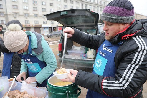 Hot meals for 800 Ukrainians in cities under fire