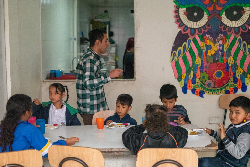 Three daily meals for 150 kids in Bogota