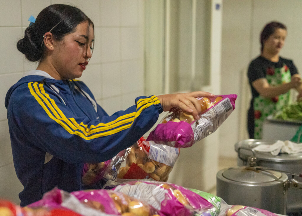 Three daily meals for 150 kids in Bogota