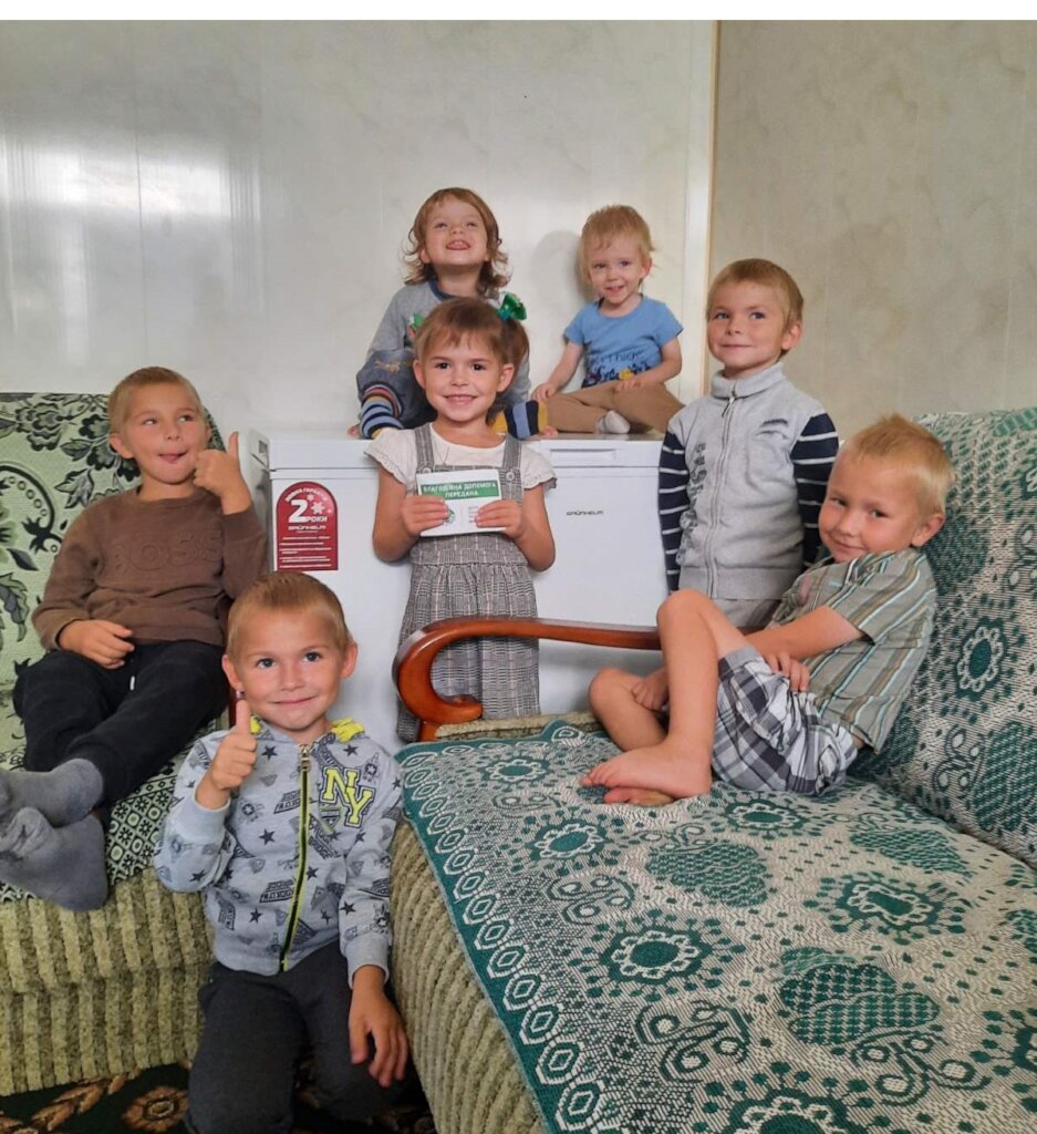 Help families raising orphans in wartime Ukraine