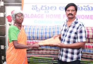 Donate for Cloths and Cosmetics to Oldage Women