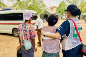 ARROWS nurse with evacuees