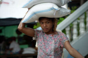 Food support to those affected by the earthquake