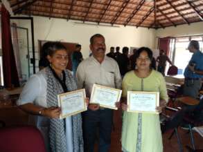 Nimmi,Murugesh and Smitha with their certificates
