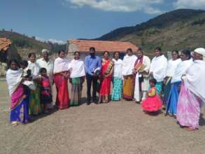 Rameez with our successful graduates at Morakutty