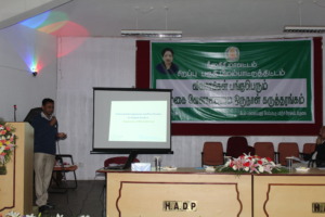 ET's Researcher presenting during the conference