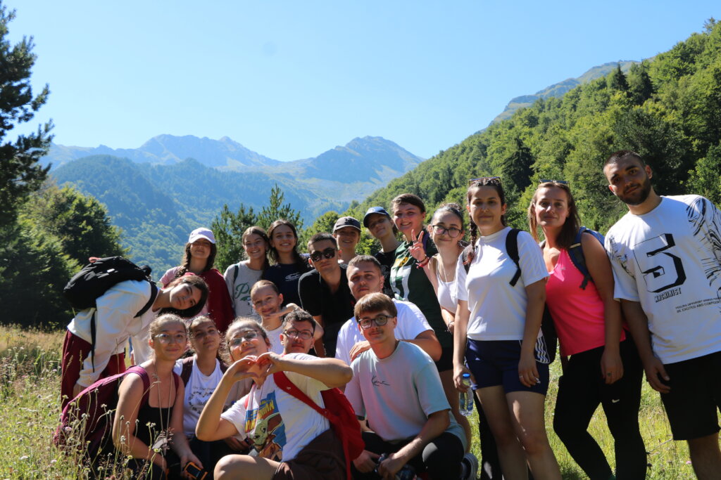 "Lulezojne" Scholarships for Kosovo Youth