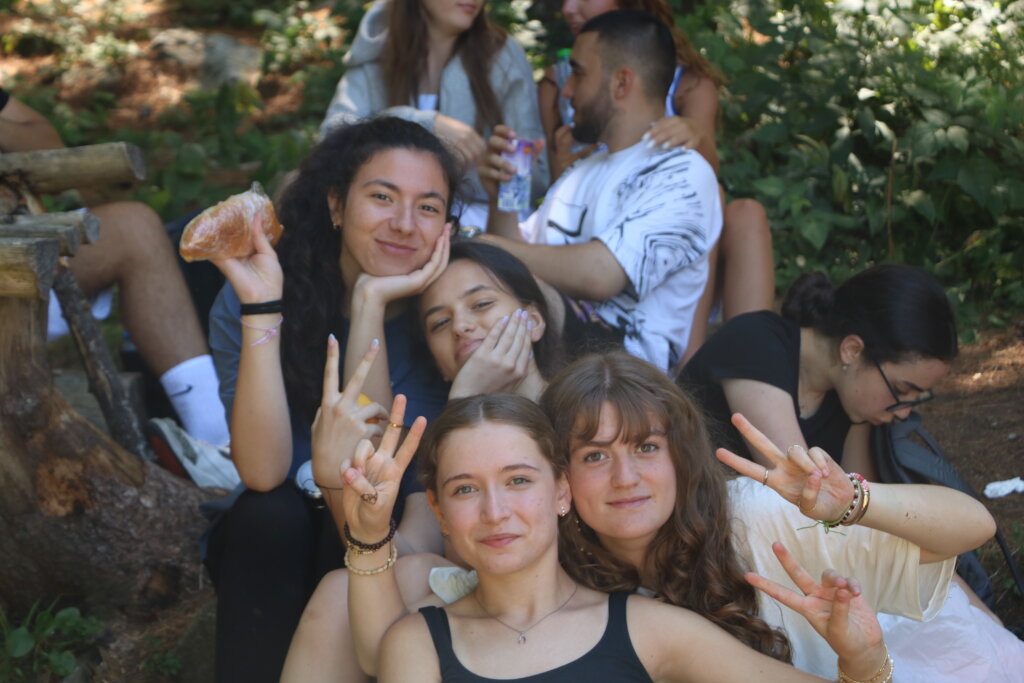 "Lulezojne" Scholarships for Kosovo Youth