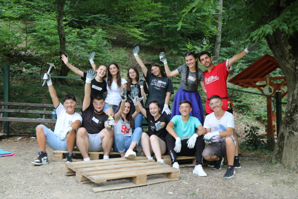 "Lulezojne" Scholarships for Kosovo Youth