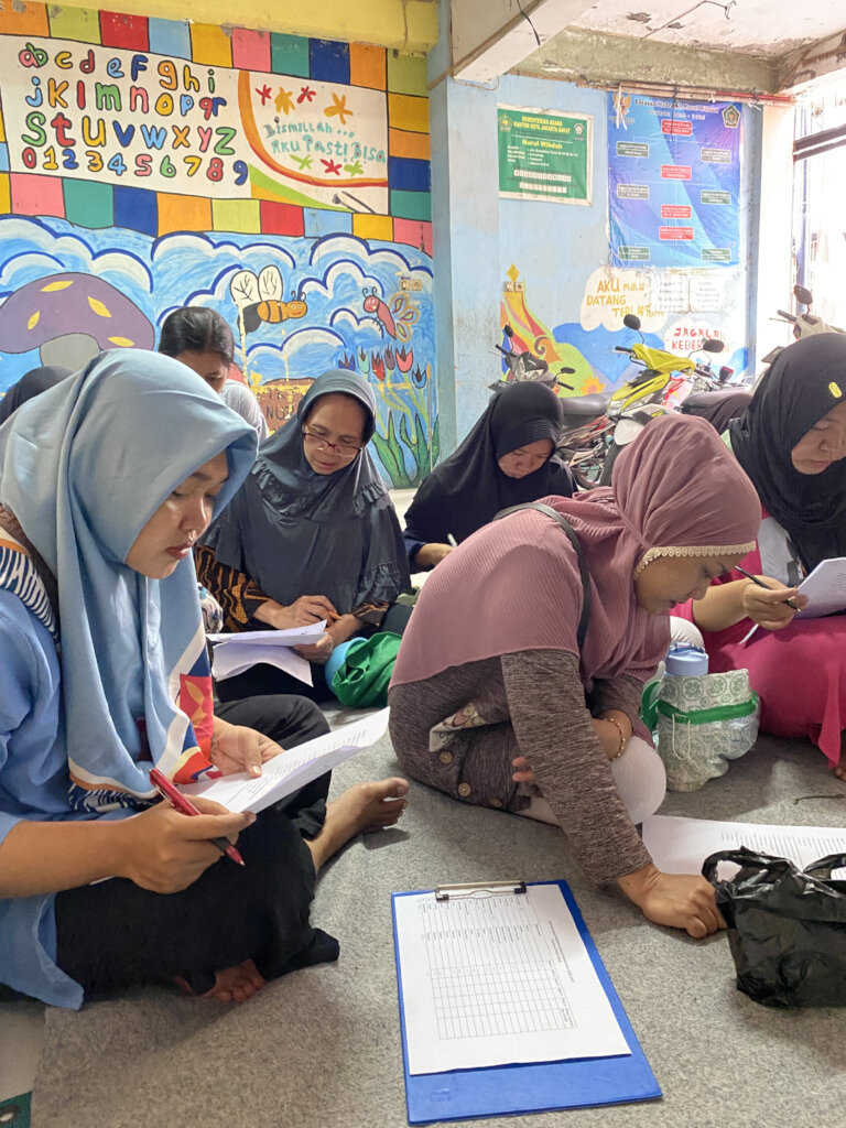 Jakarta's urban poor: 15 family nutrition classes