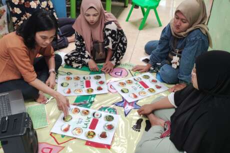 Jakarta's urban poor: 15 family nutrition classes