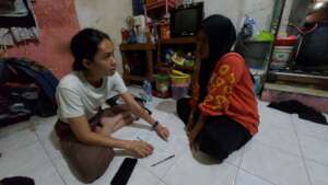 Discussions in context of their home environments