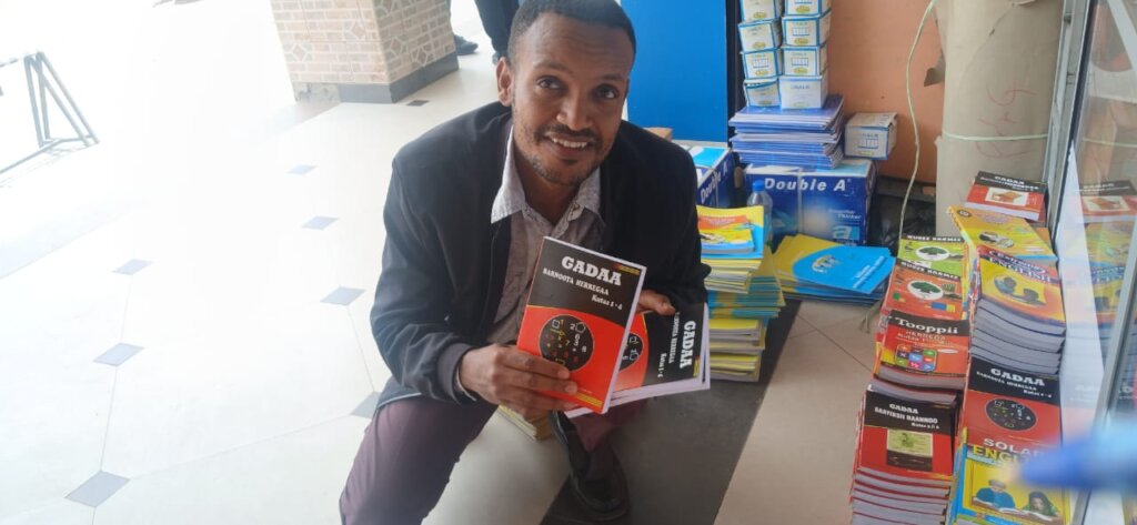 Books being delivered to Galeya School
