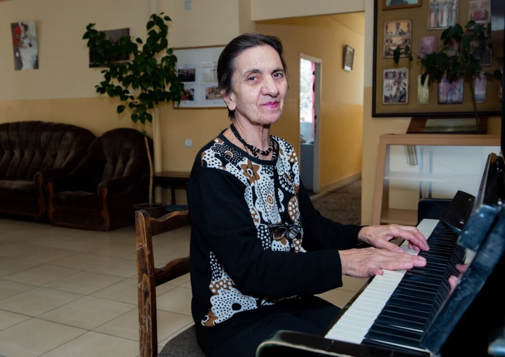 Provide Food & Care for 4,000 in Need in Armenia