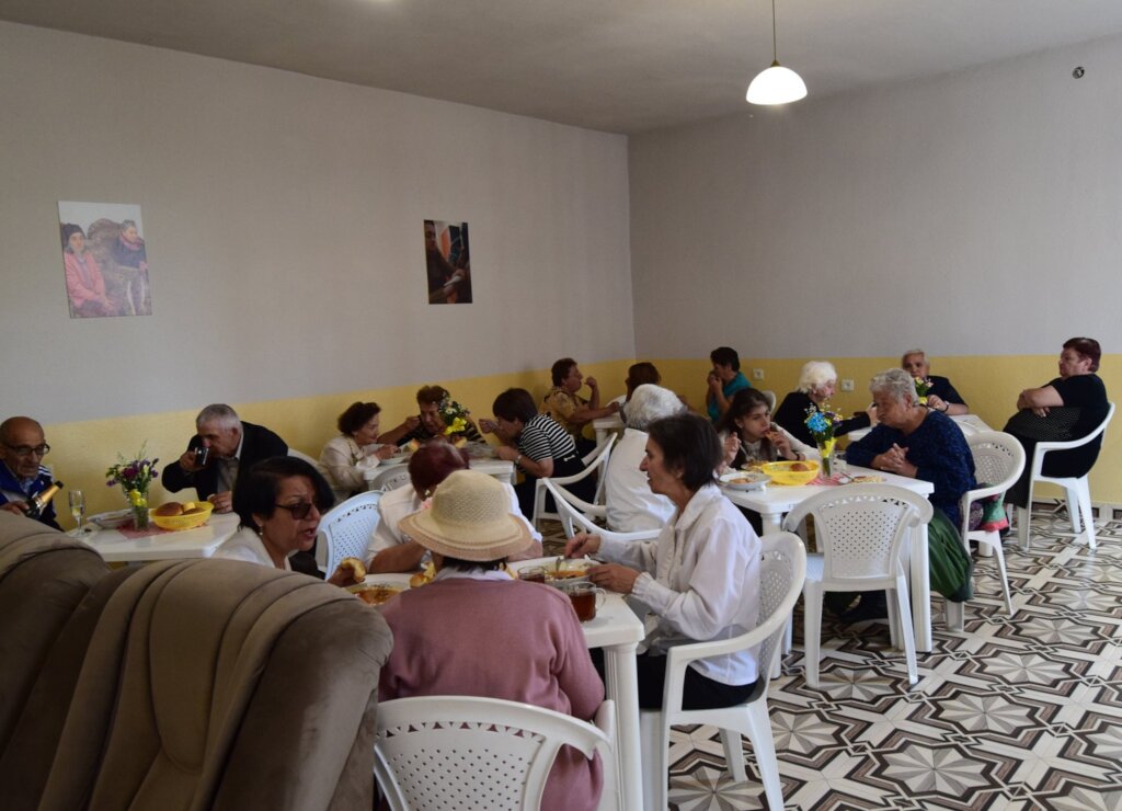 Provide Food & Care for 4,000 in Need in Armenia