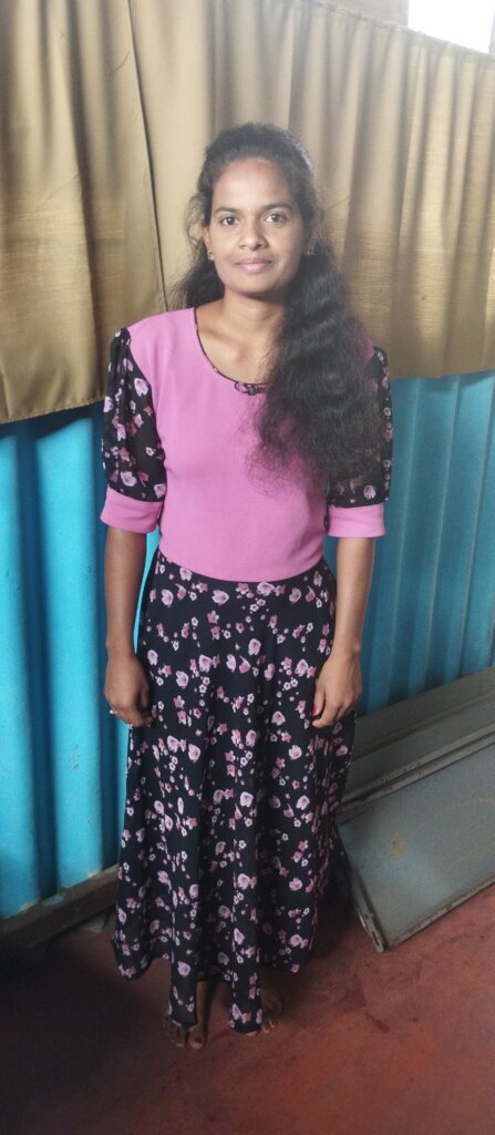 Help Rihana pay her outstanding course fee