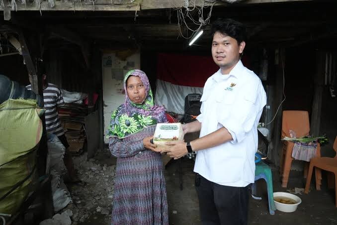 Distribution Meat with Families in Need