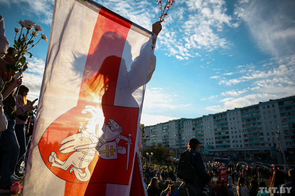 Help Belarusians find safety from terror.