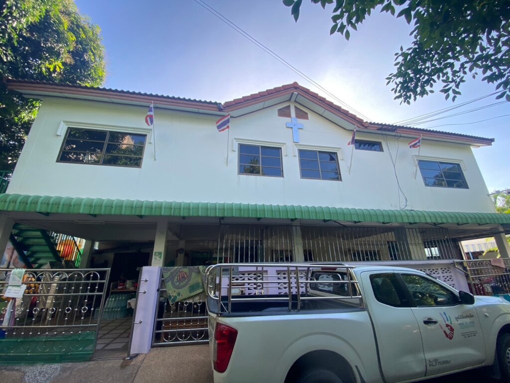 Hand to hand Roof repairs