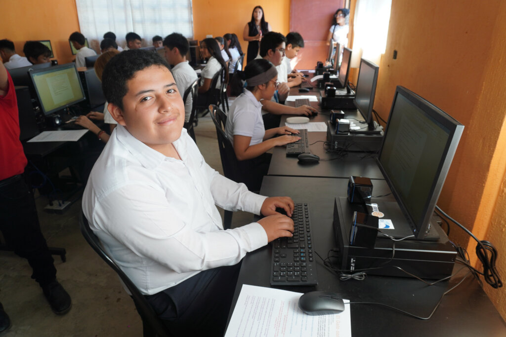 Bridge the Digital Gap for Guatemalan Students