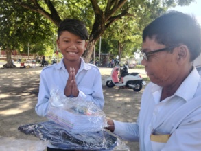Expressing gratitude for new school kits.