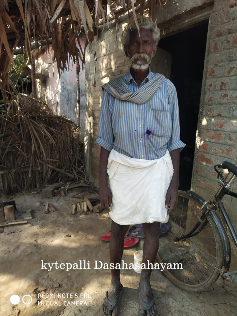 Give daily meal to 50 Vulnerable Elderly People IN