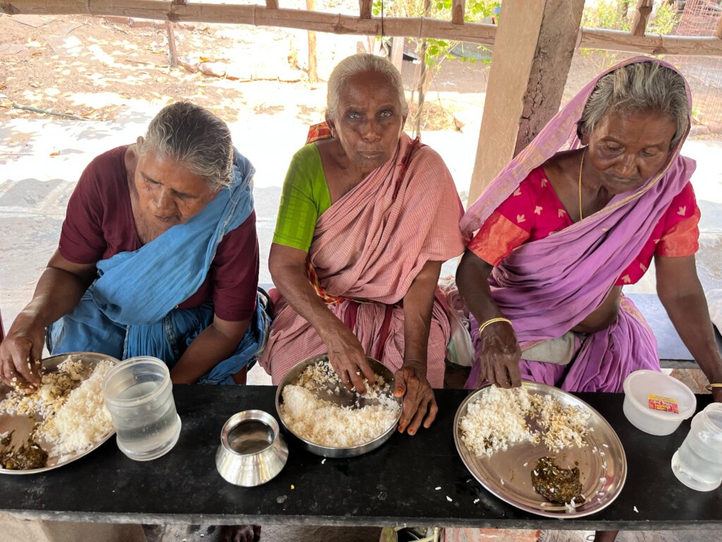 Give daily meal to 50 Vulnerable Elderly People IN