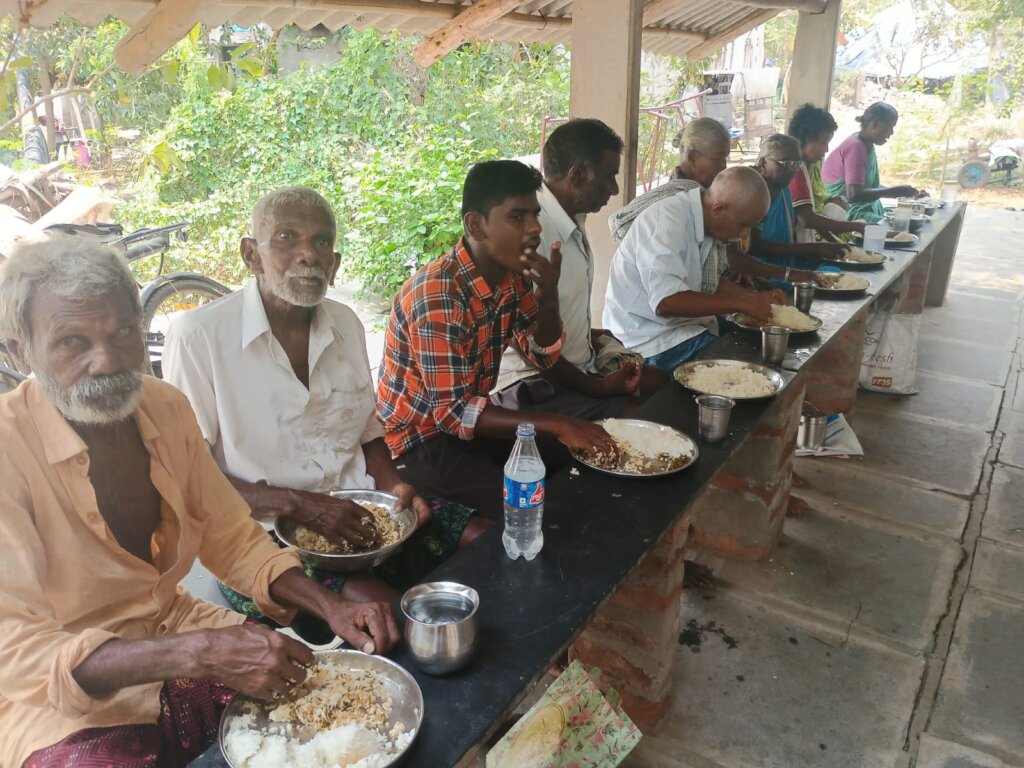 Give daily meal to 50 Vulnerable Elderly People IN