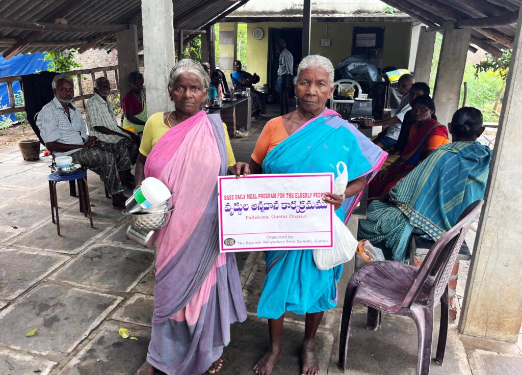 Give daily meal to 50 Vulnerable Elderly People IN