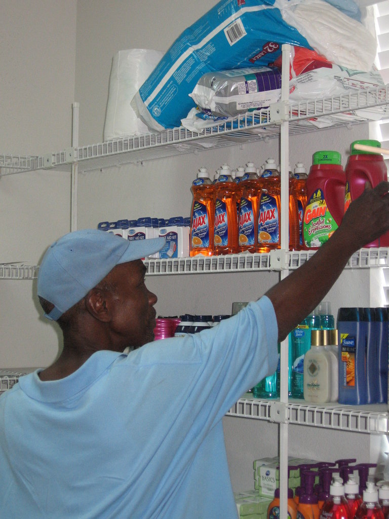Feed 500 members of Tampa's HIV/AIDS Community