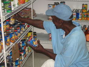 Feed 500 members of Tampa's HIV/AIDS Community