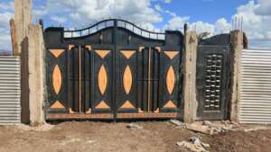Gate