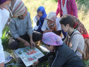 Mohamed El Haouzi teaches herbarium preparation