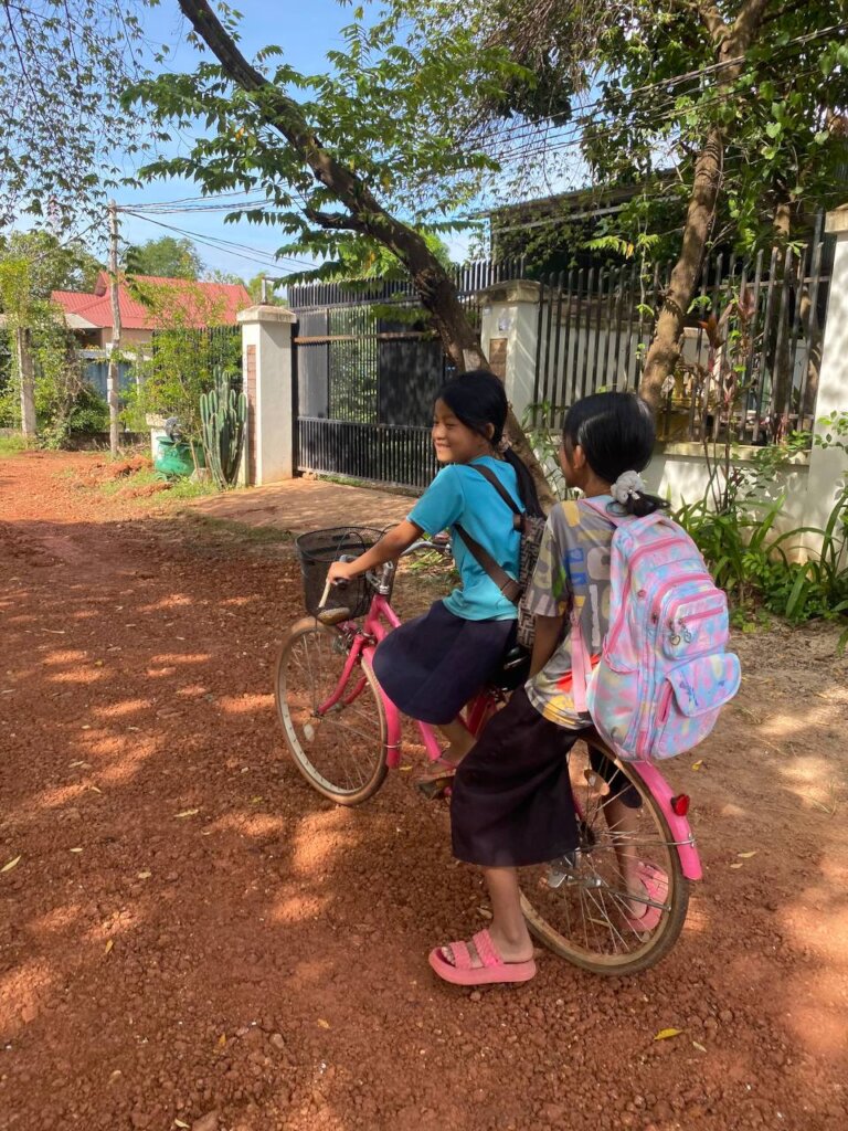 Children are easy to cycle to school