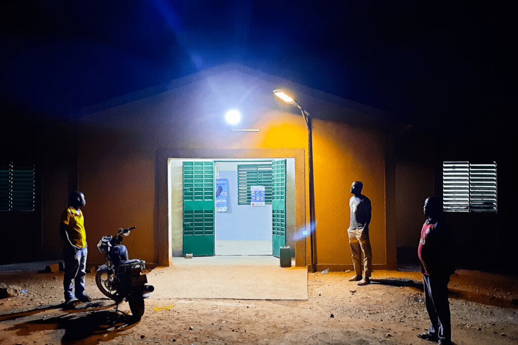 Light Up 10 Rural Hospital with Solar Streetlights