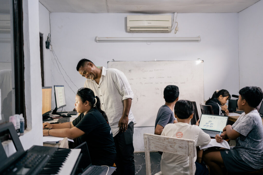 Build the second Peduli Learning Center in Bali
