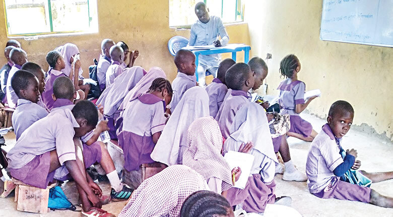 Gift Classroom Desks to 5,000 Poor Schoolchildren